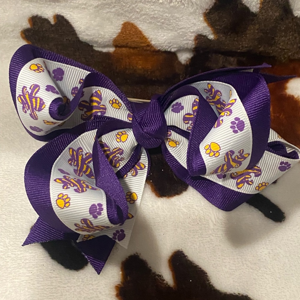 White and Purple Bow.